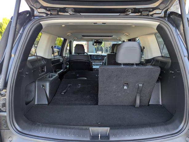 2024 Hyundai Santa Fe XRT - No Accidents, AWD, Sunroof, Heated Seats image 8