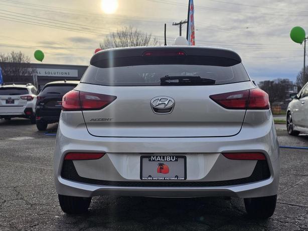 2020 Hyundai Accent 5 Door Preferred IVT image 3