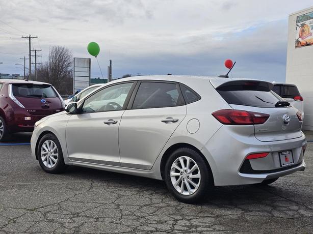 2020 Hyundai Accent 5 Door Preferred IVT image 4