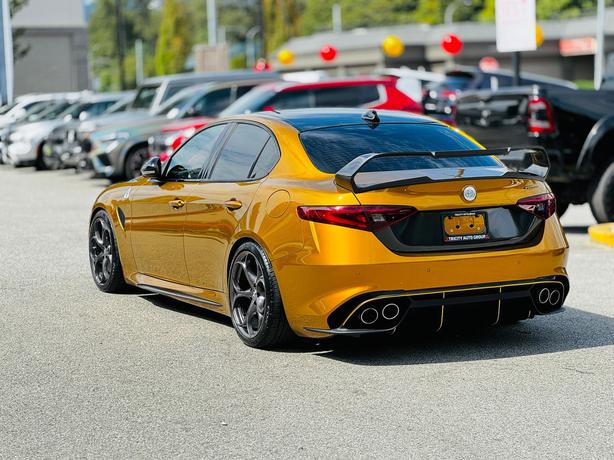 2022 Alfa Romeo Giulia Quadrifoglio - No Accidents, Navi, Parking Sensors image 8