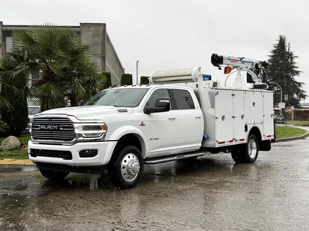 2024 RAM 5500 Laramie 4x4 Cummins Service Truck with Cobra 5500 Crane image 4