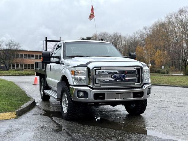 2016 Ford F-350 SD XLT SuperCab 4x4 9-Foot Flat Deck Truck image 2