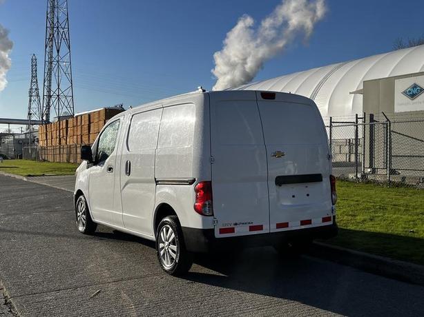 2015 Chevrolet City Express 1LT Cargo Van With Rear Shelving image 8