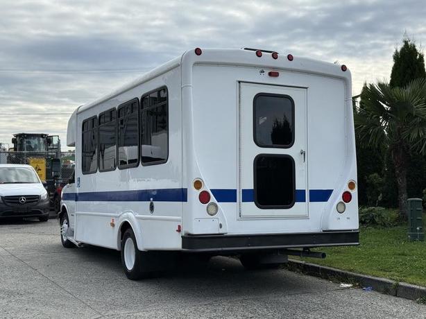 2015 Chevrolet Express G4500 11 Passenger Wheelchair Accessible Shuttle Bus image 8