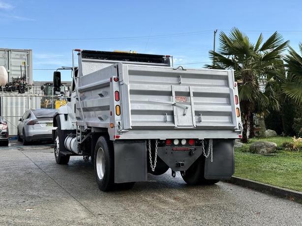 2011 International WorkStar 7400 10-Foot Dump Truck image 8