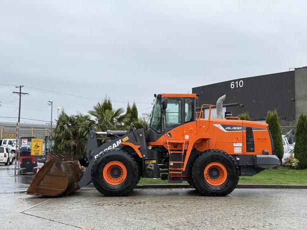 2018 Doosan DL300 -5 Wheel Loader Diesel 4x4 Wheel Loader image 6