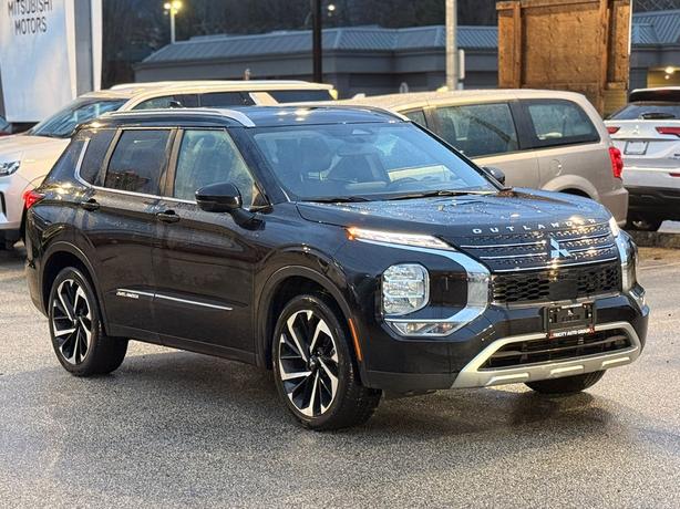 2022 Mitsubishi Outlander LE Premium - No Accidents, One Owner, Sunroof image 4