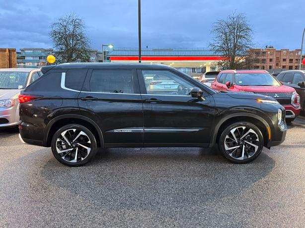 2022 Mitsubishi Outlander LE Premium - No Accidents, One Owner, Sunroof image 5