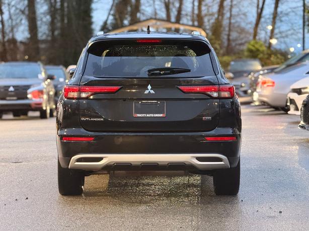 2022 Mitsubishi Outlander LE Premium - No Accidents, One Owner, Sunroof image 7