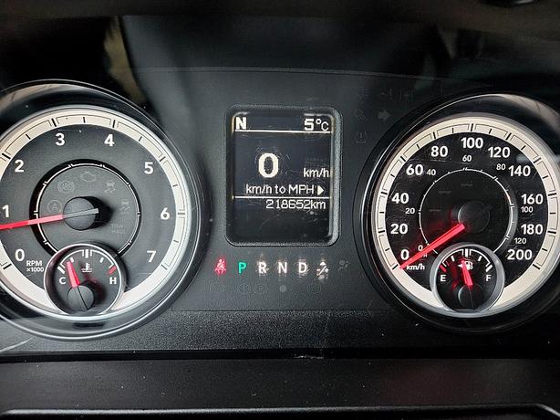 2014 Ram  1500 SLT image 7