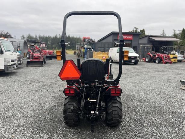 2024 Mahindra 1100 series 1126 HST image 6