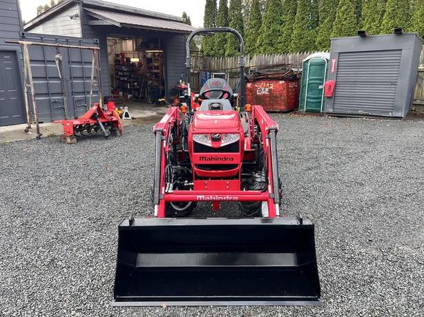 2024 Mahindra Max Series 26 XLT HST image 2