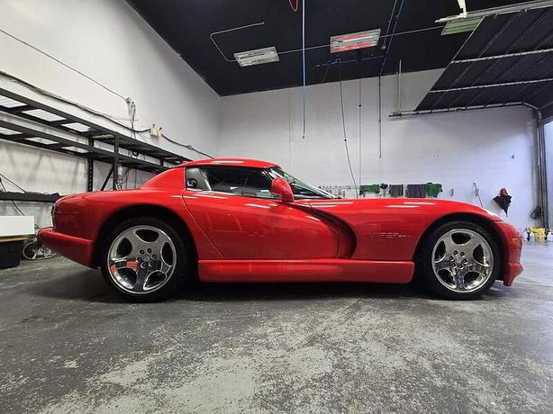 2001 Dodge Viper RT-10 Convertible - Manual Transmission image 4