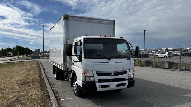 2018 Mitsubishi Fuso FE 14 Foot Cube Van 3 Seater Diesel image 2
