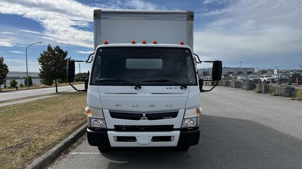 2018 Mitsubishi Fuso FE 14 Foot Cube Van 3 Seater Diesel image 3