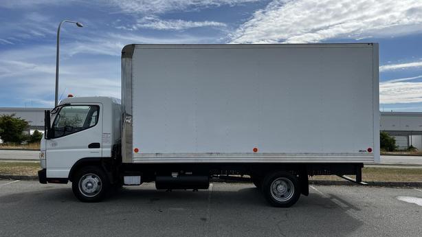 2018 Mitsubishi Fuso FE 14 Foot Cube Van 3 Seater Diesel image 6