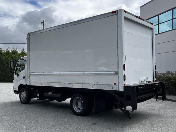 2018 Hino 195 16 Foot Cube Van with Power Tailgate image 6