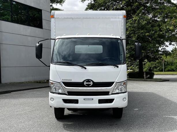 2018 Hino 195 16 Foot Cube Van with Power Tailgate image 3