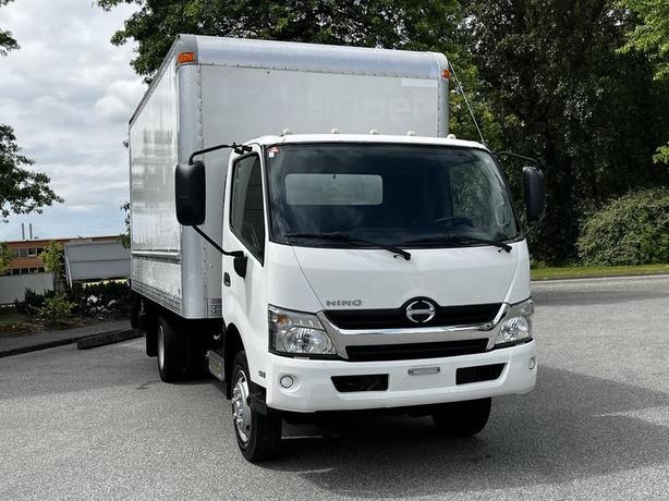 2018 Hino 195 16 Foot Cube Van with Power Tailgate image 2