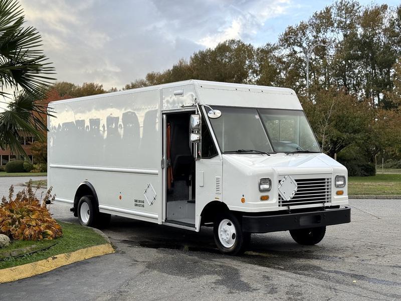 2012 Ford Econoline E450 Step Van with 16-Foot Shelving Interior display photo