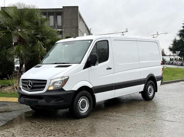 2017 Mercedes-Benz Sprinter 2500 Low Roof Cargo Van with Rear Work Shelves image 5