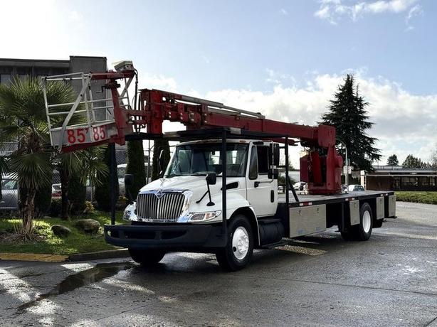 2010 International 4300 Durastar Bucket Flat Deck Truck Diesel image 4