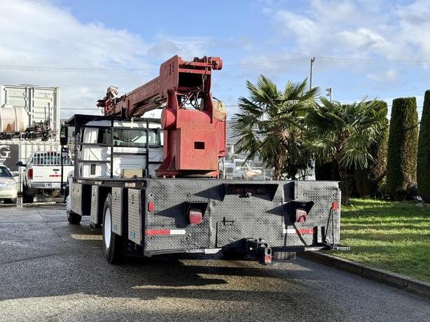 2010 International 4300 Durastar Bucket Flat Deck Truck Diesel image 8