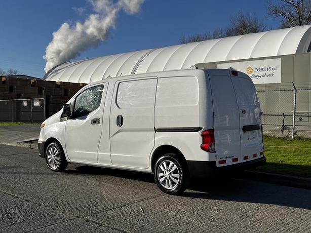 2015 Chevrolet City Express 1LT Cargo Van With Rear Shelving image 7