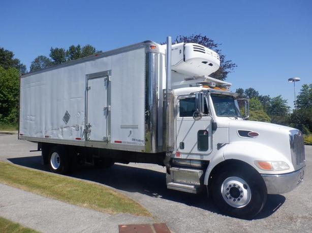 2008 Peterbilt 335 22 Foot Cube Van Reefer Air Brakes Diesel image 5