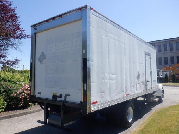 2008 Peterbilt 335 22 Foot Cube Van Reefer Air Brakes Diesel image 8