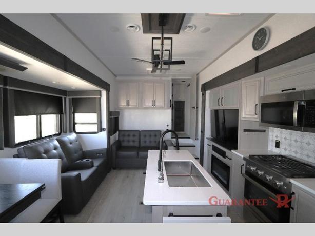 Used 2024 Keystone RV Montana High Country 351BH image 8