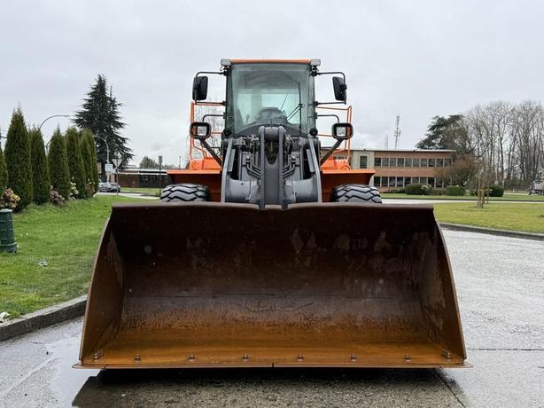 2018 Doosan DL300 -5 Wheel Loader Diesel 4x4 Wheel Loader image 3