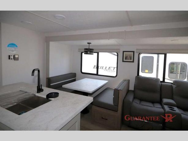 Used 2025 Coachmen RV Freedom Express Ultra Lite 320BHDS image 6