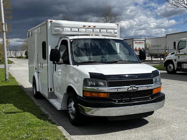 2013 Chevrolet Express Ex-Ambulance image 2