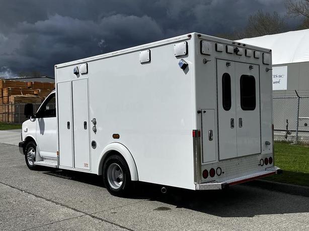 2013 Chevrolet Express Ex-Ambulance image 7