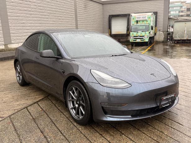 2021 Tesla Model 3 Standard Range Plus - Black Leather Interior image 3
