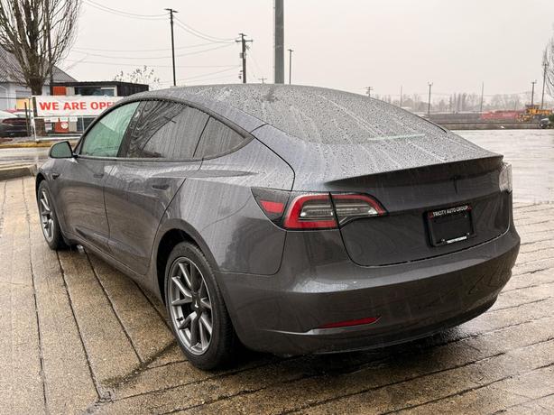 2021 Tesla Model 3 Standard Range Plus - Black Leather Interior image 7