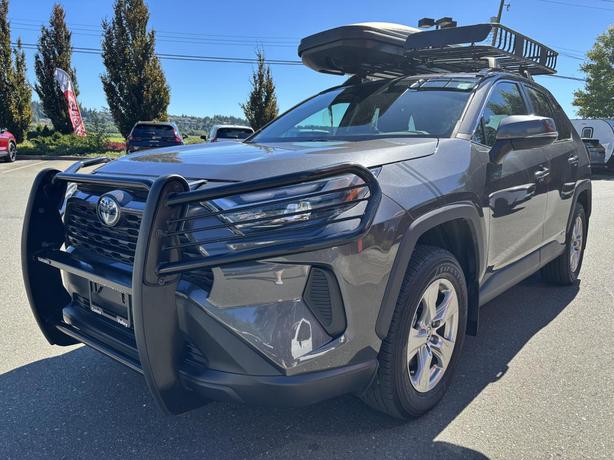 2023 Toyota RAV4 Hybrid Xle image 3