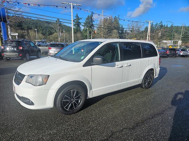 2017 Dodge  Grand Caravan SE image 2