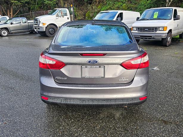 2014 Ford  Focus SE image 2