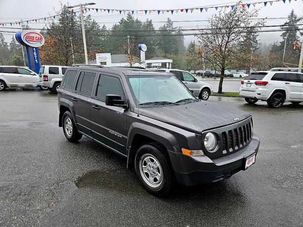 2017 Jeep  Patriot Sport image 2