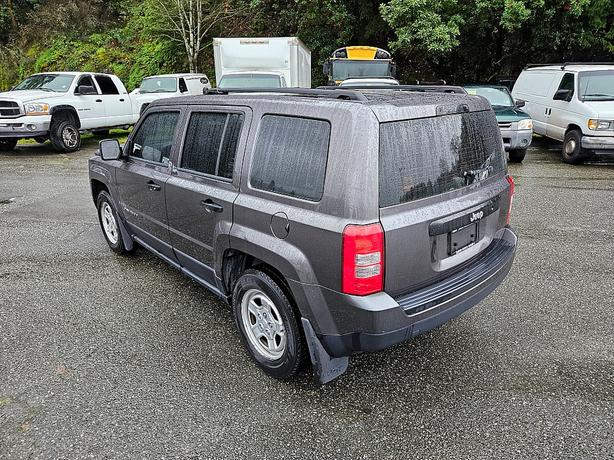 2017 Jeep  Patriot Sport image 4