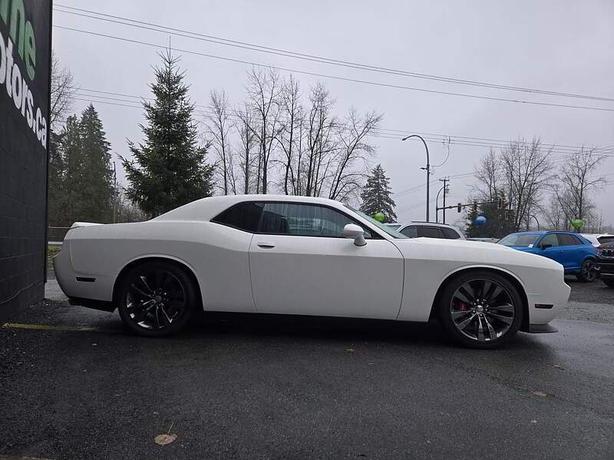 2014 Dodge Challenger SRT8 - Manual Transmission, Red Leather Interior image 4