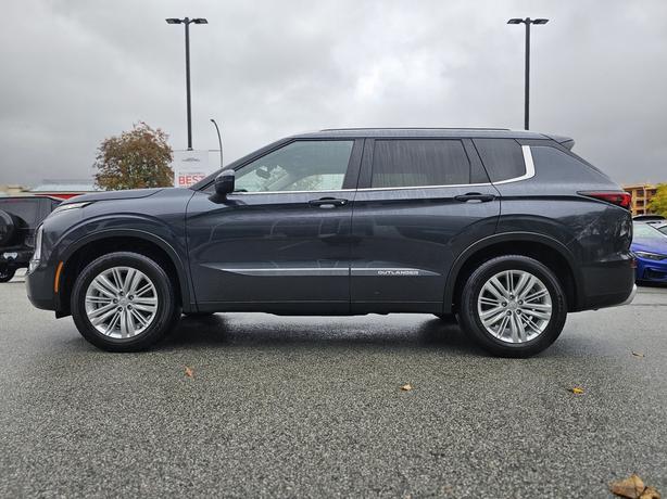 2024 Mitsubishi Outlander LE - One Owner, Navigation, Heated Steering Wheel image 8