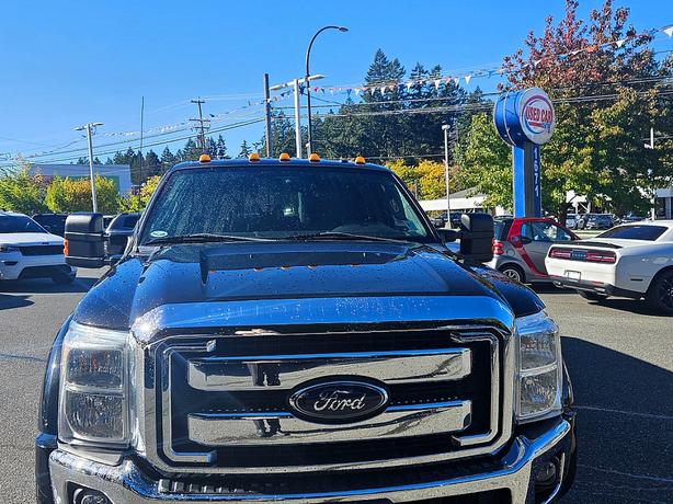 2015 Ford  Super Duty F-450 Pickup XLT image 2