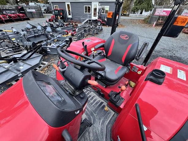 2024 Mahindra 6000 Series 6075 Power Shuttle image 8