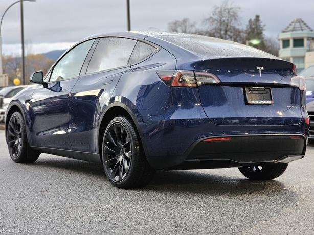 2022 Tesla Model Y Long Range - Dual Motor, No Accidents image 8