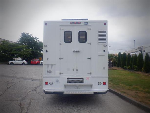 2013 International 4300 DuraStar Cube Van Diesel Air Brakes image 6