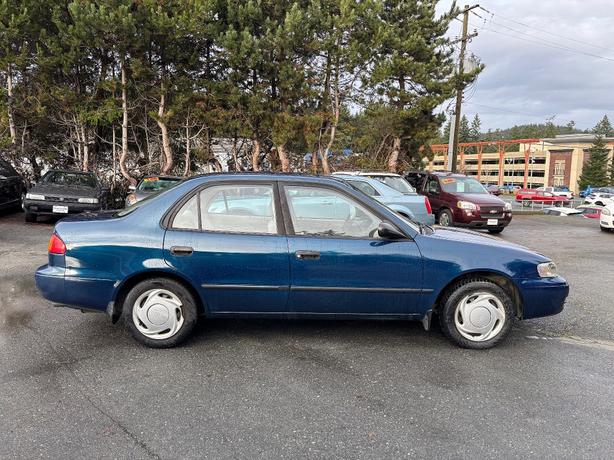 1998 Toyota  Corolla CE Automatiic low k air works image 4