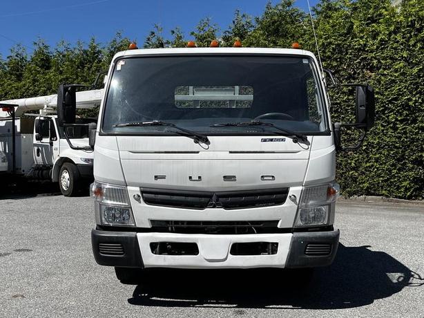 2013 Mitsubishi Fuso FE160 14-Foot Flatdeck Diesel image 3